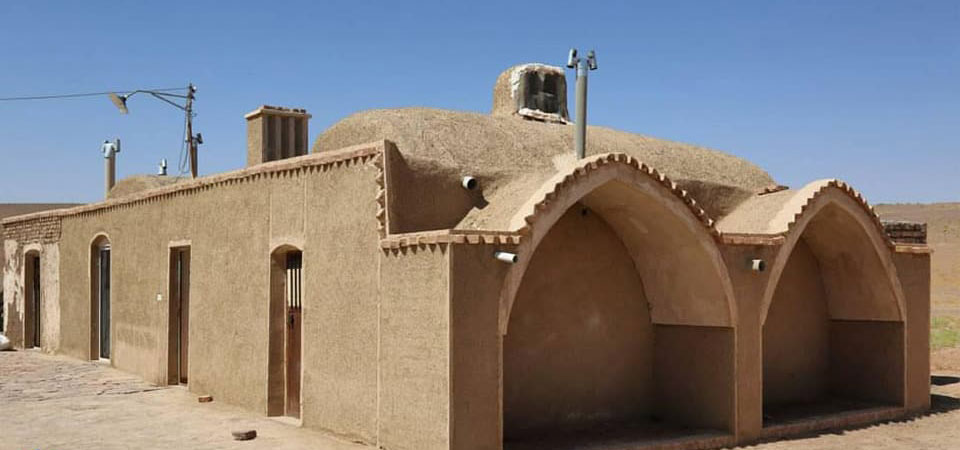اقامتگاه زرین چاه سه قلعه سرایان