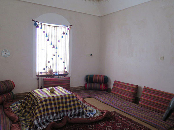 اقامتگاه نمکزار سه قلعه سرایان