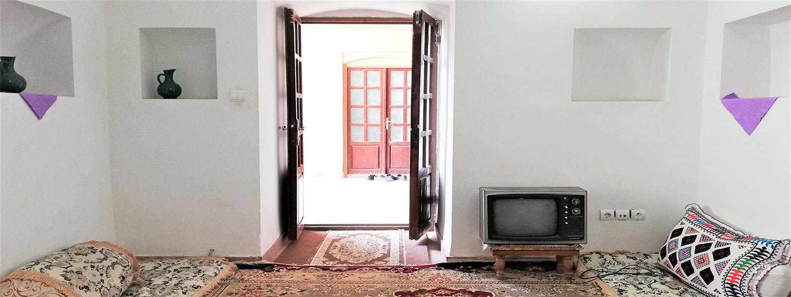 اقامتگاه اکرم خان نهبندان