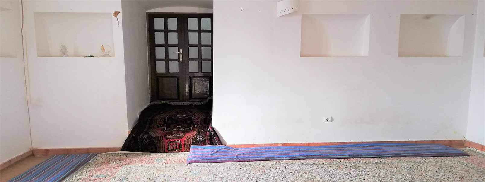 اقامتگاه اکرم خان نهبندان