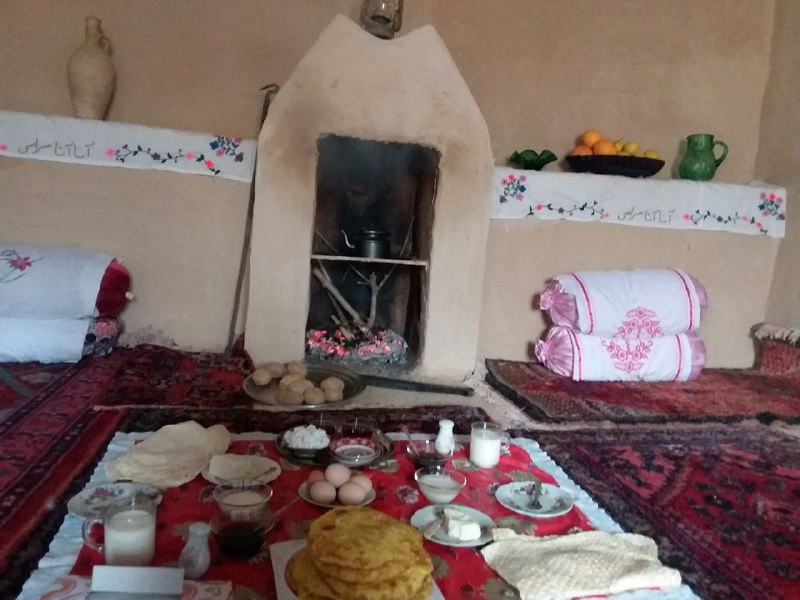 اقامتگاه بوم گردی آنا آتا سراسی
