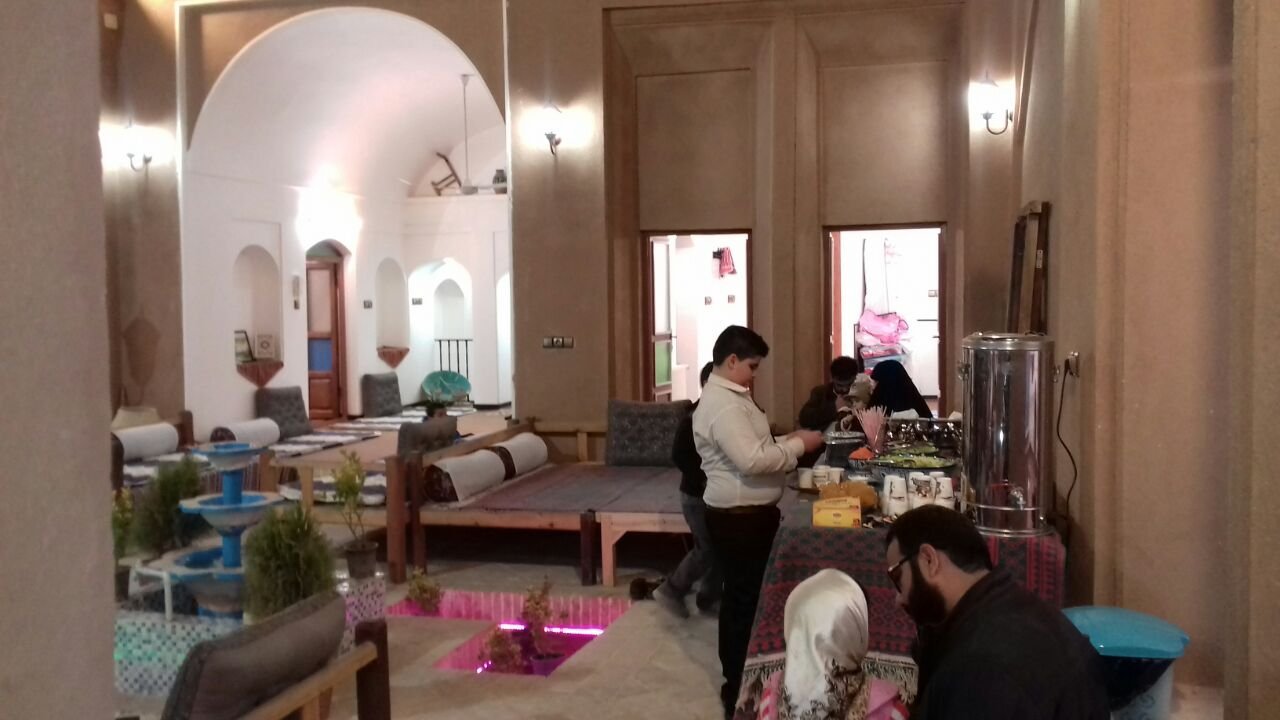 اقامتگاه بوم گردی شاطربمون میبد