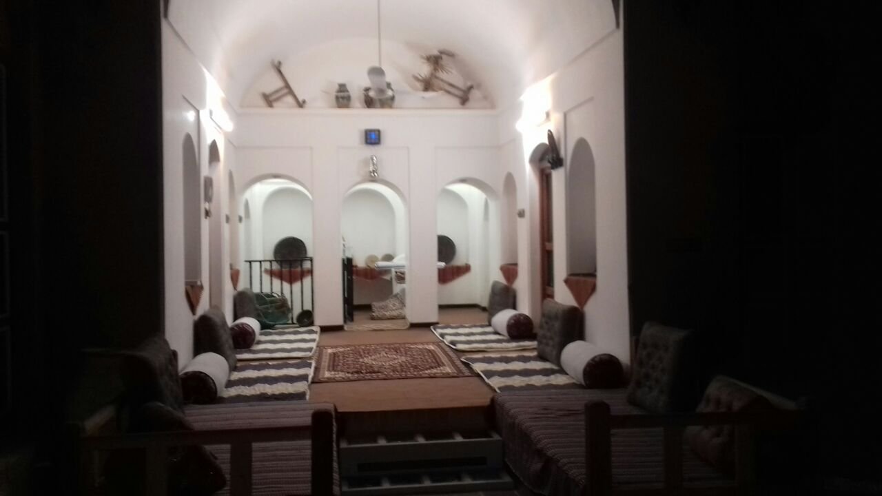 اقامتگاه بوم گردی شاطربمون میبد