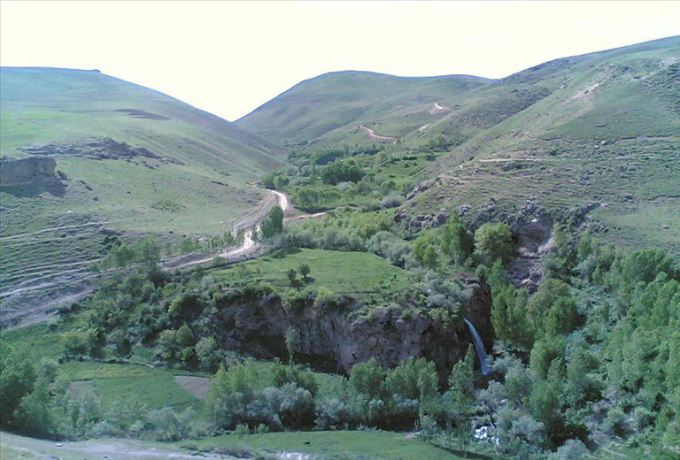 آبشار اوزان شاهین دژ