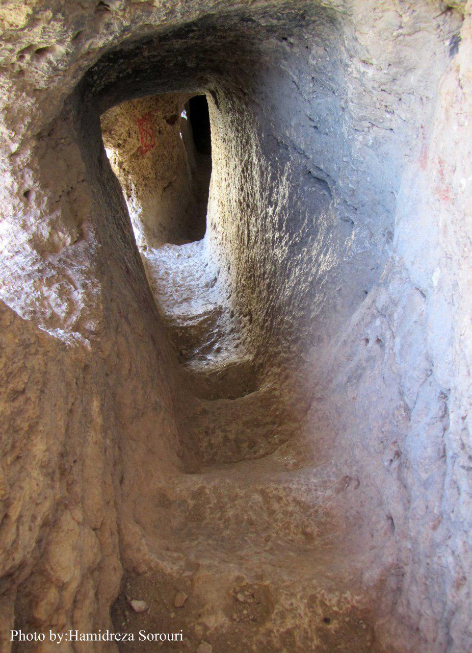 معماری صخره ای بی بی کند