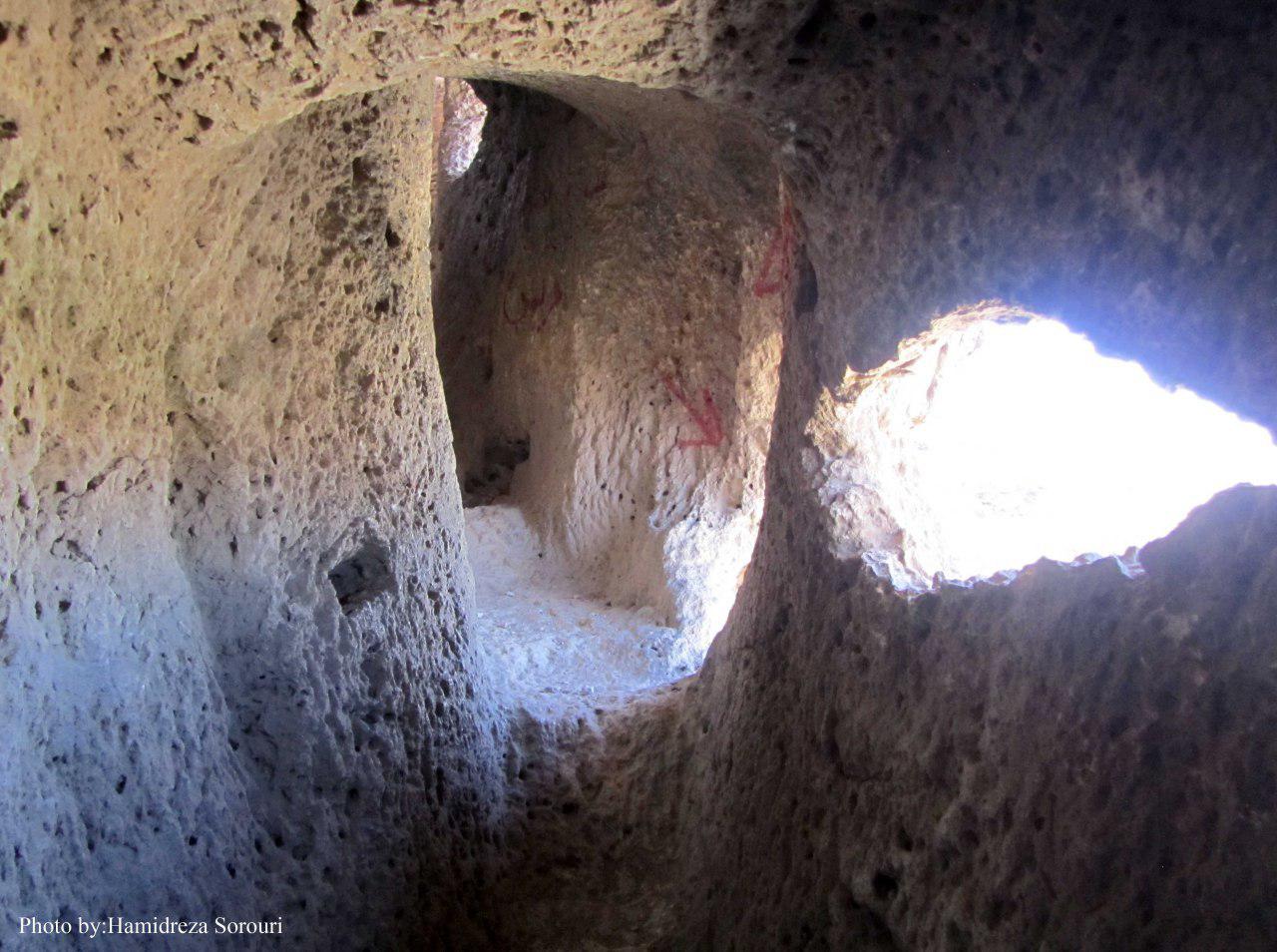 معماری صخره ای بی بی کند