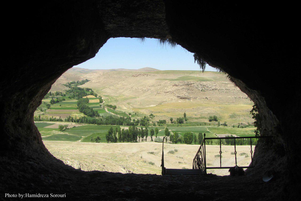 معماری صخره ای بی بی کند