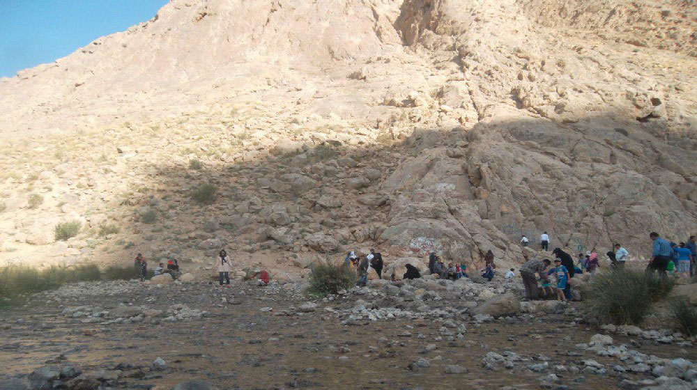 چشمه مرغاب تیران و کرون
