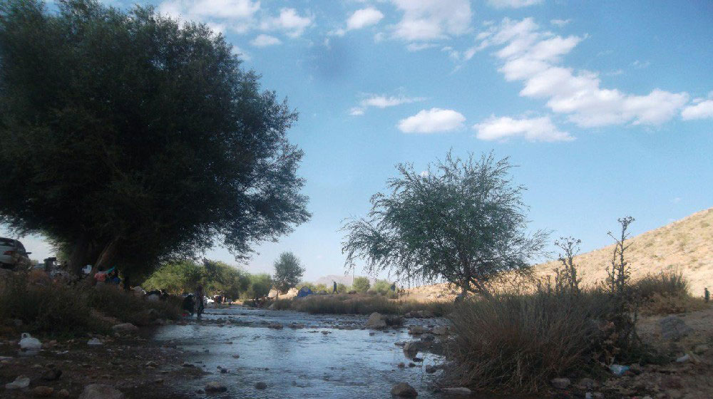 چشمه مرغاب تیران و کرون