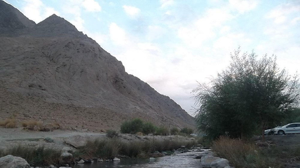 چشمه مرغاب تیران و کرون