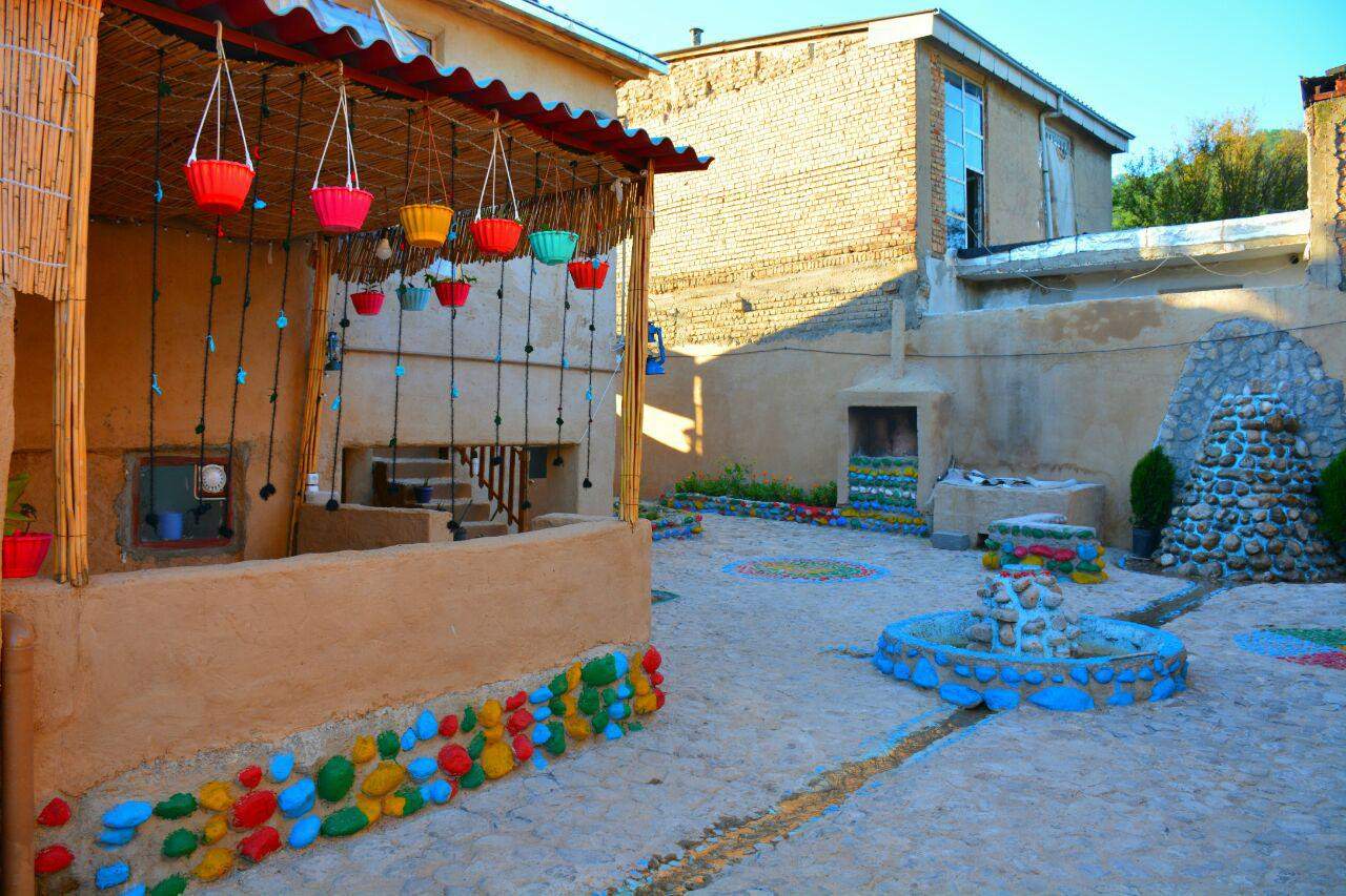 اقامتگاه بوم گردی آبشاران روستای لوه