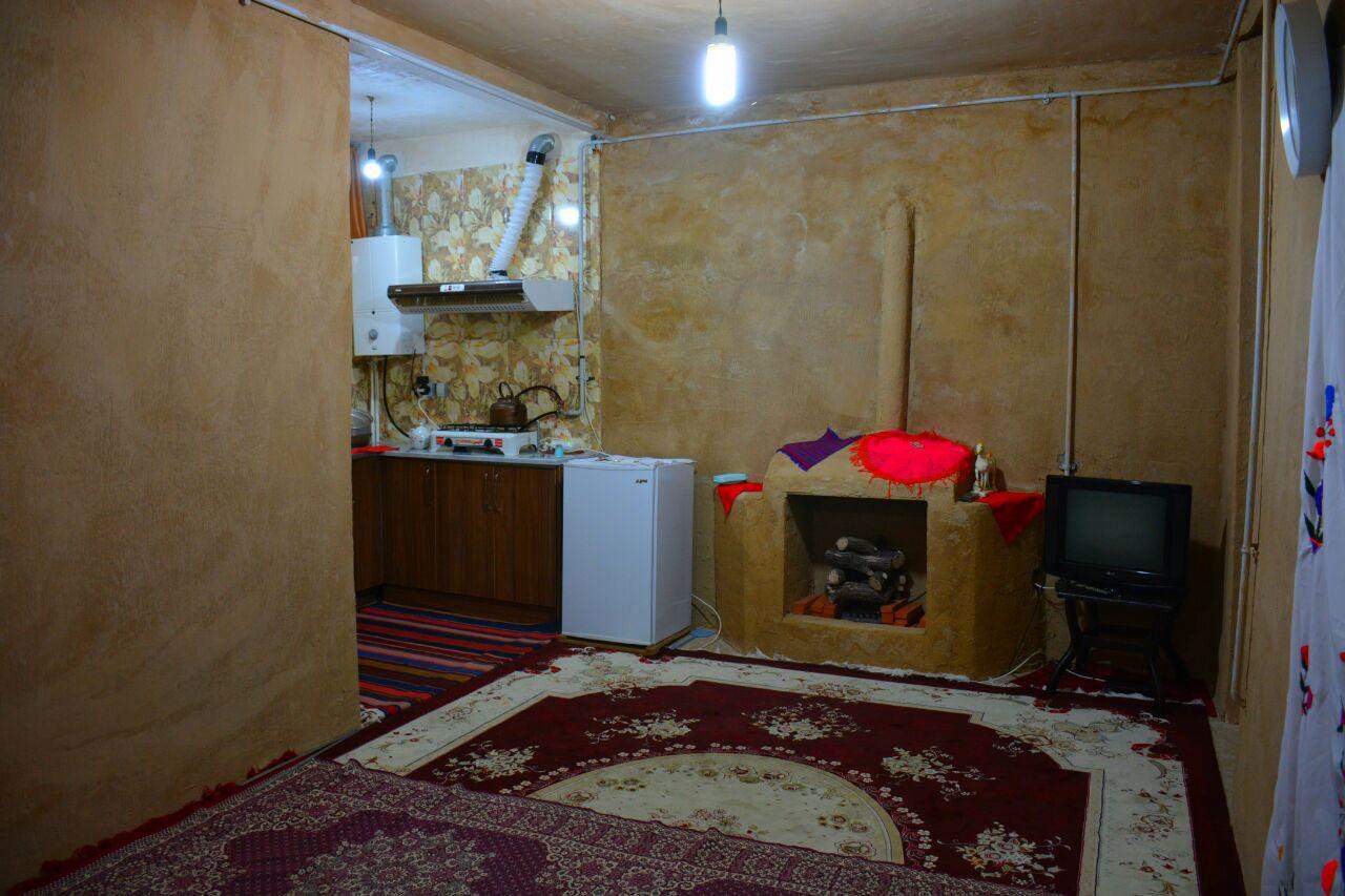 اقامتگاه بوم گردی آبشاران روستای لوه