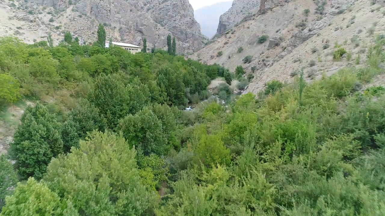چشمه ناز ونک سمیرم