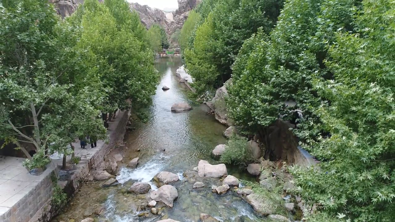 چشمه ناز ونک سمیرم