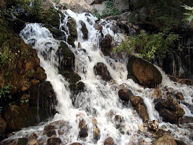 چشمه ناز ونک سمیرم