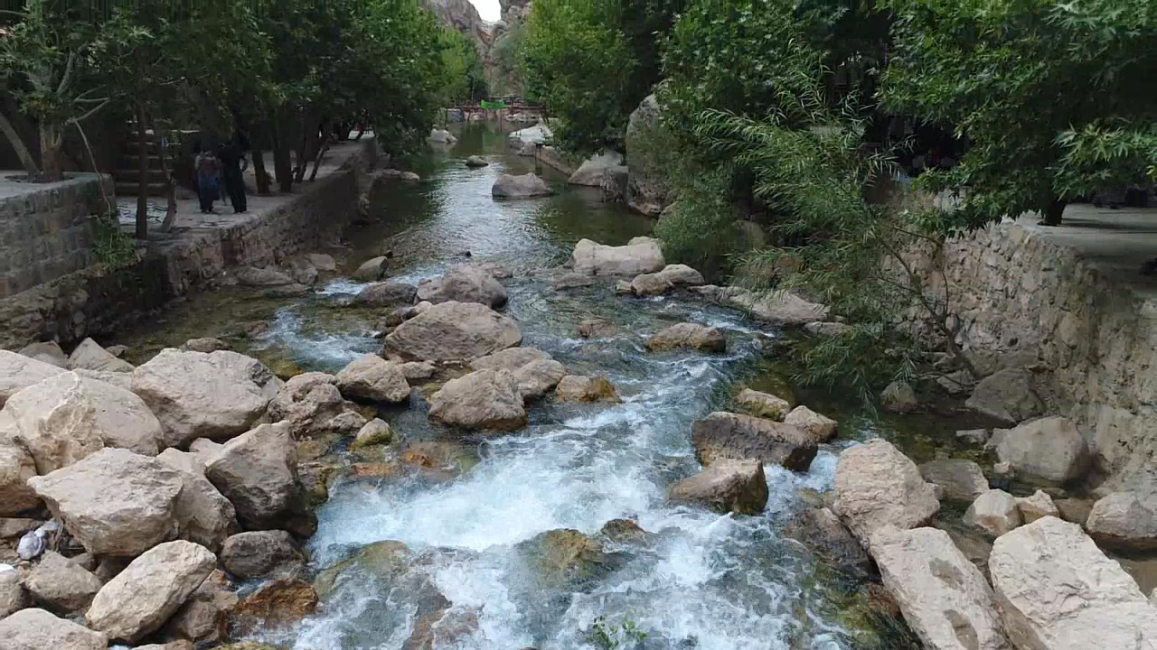 چشمه ناز ونک سمیرم