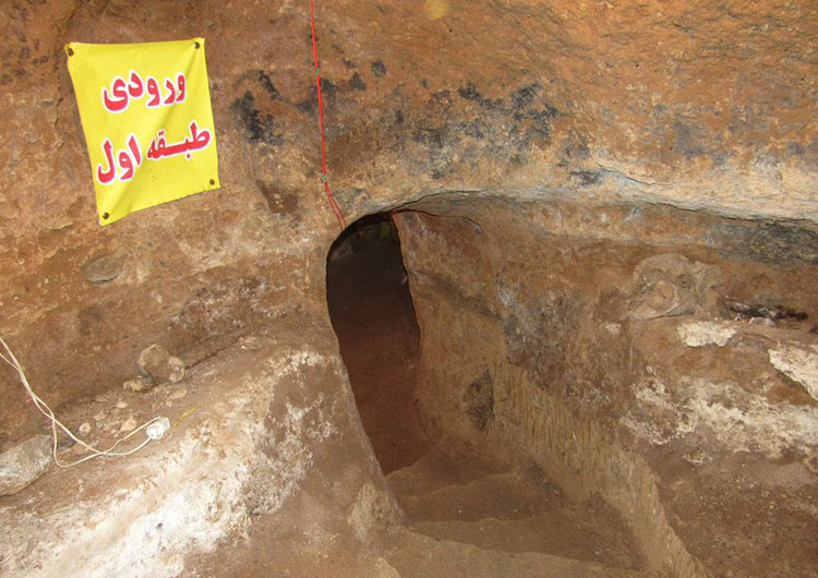 دست کنده های روستای موغان