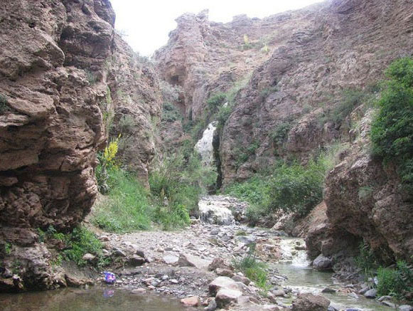 چشمه و آبشار قینرجه تکاب