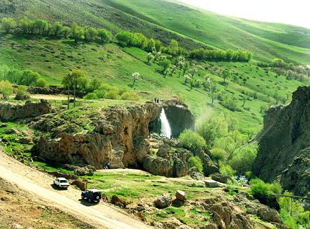 چشمه و آبشار قینرجه تکاب
