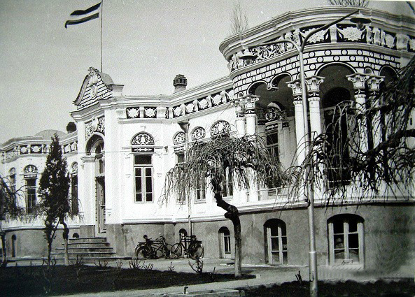 عمارت شهرداری خوی