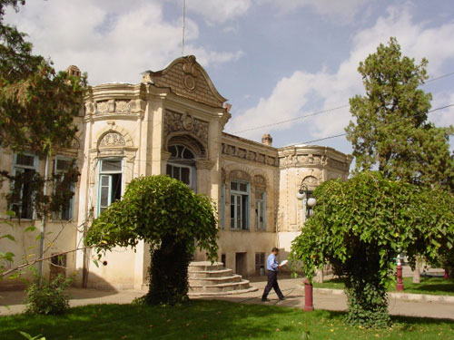 عمارت شهرداری خوی