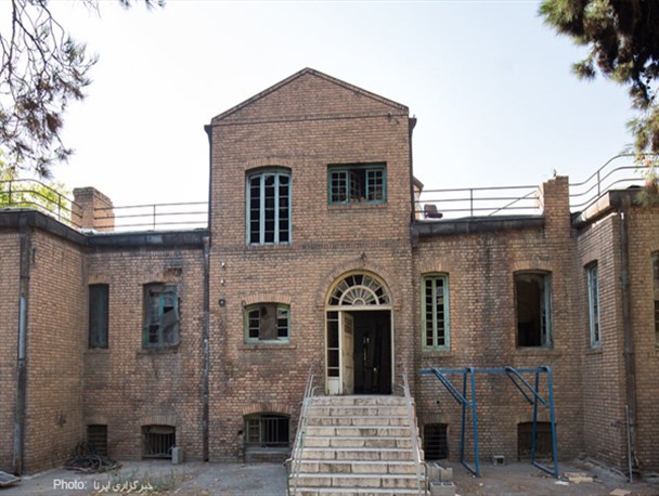 دبیرستان البرز