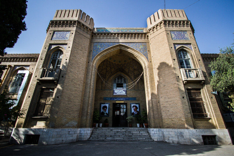 دبیرستان البرز