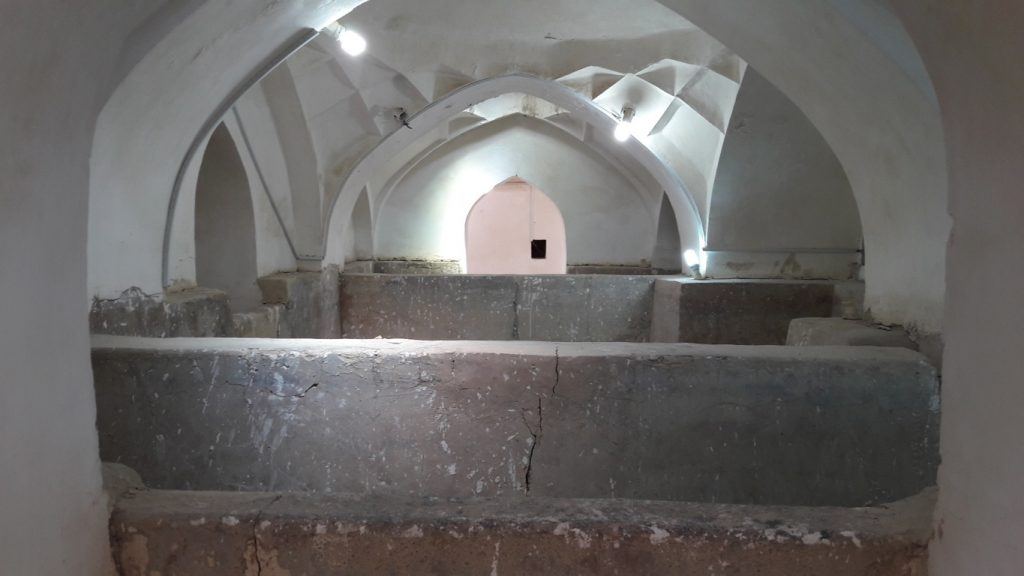 حمام خان بستک