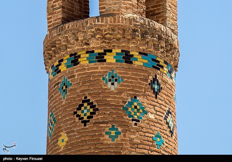 مسجد دومناره سقز