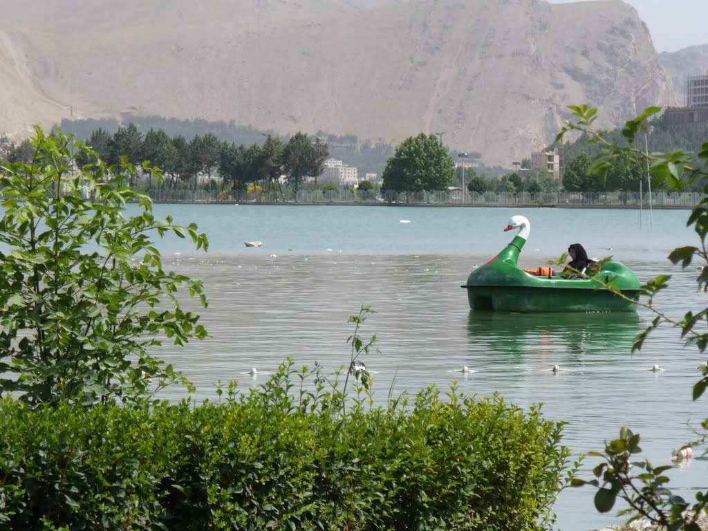 کیو دریاچه درون شهری لرستان