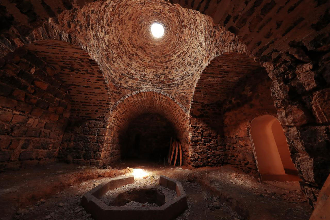 https://fa.tripyar.com/uploads/picture/3050/poornak-bathouse-4.jpg