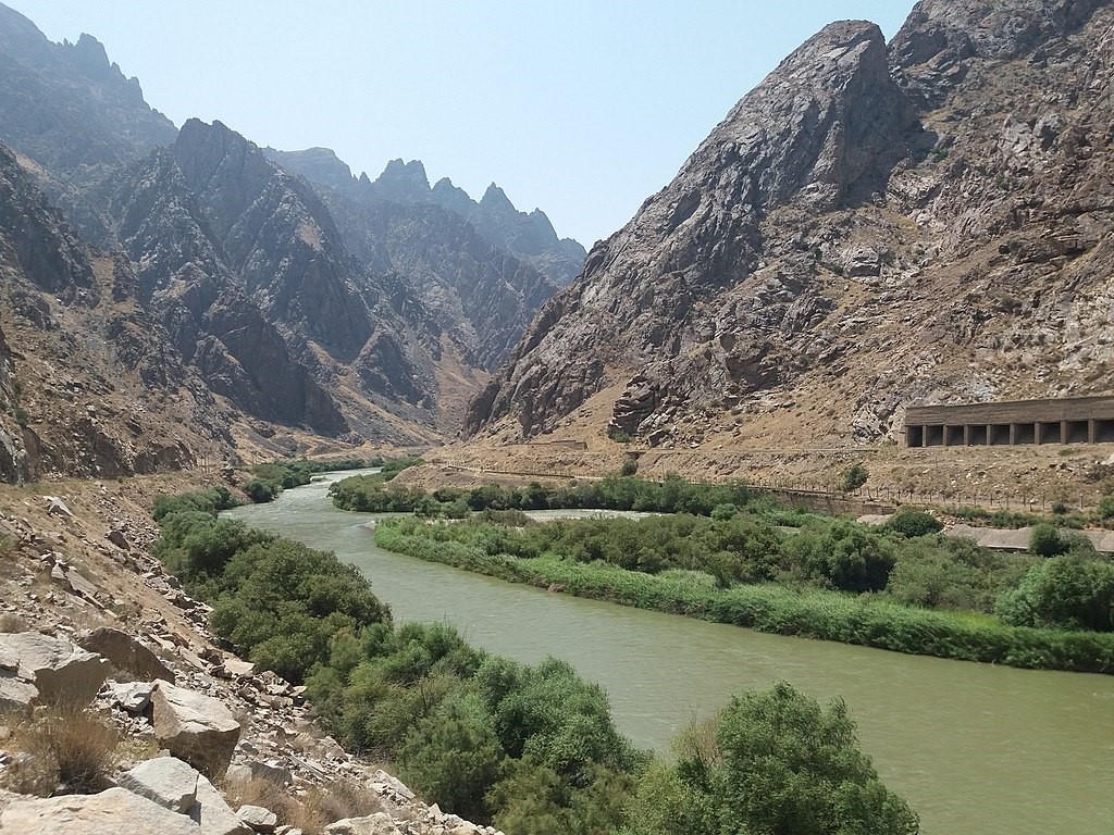 کمپ ارس پلدشت
