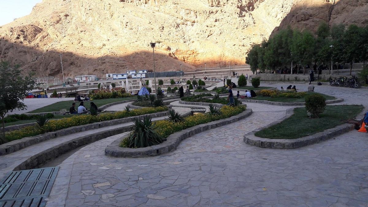 چشمه لادر خمینی شهر