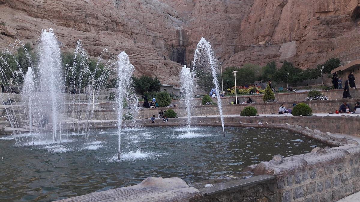 چشمه لادر خمینی شهر