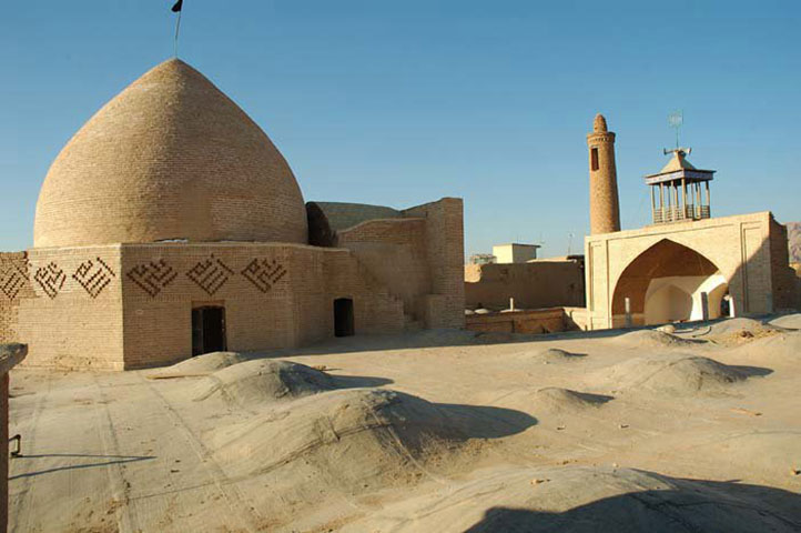 https://fa.tripyar.com/uploads/picture/3060/shahreza-jame-mosque-1.jpg