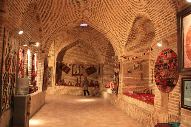 کاروانسرای حاج کمال رباط کریم
