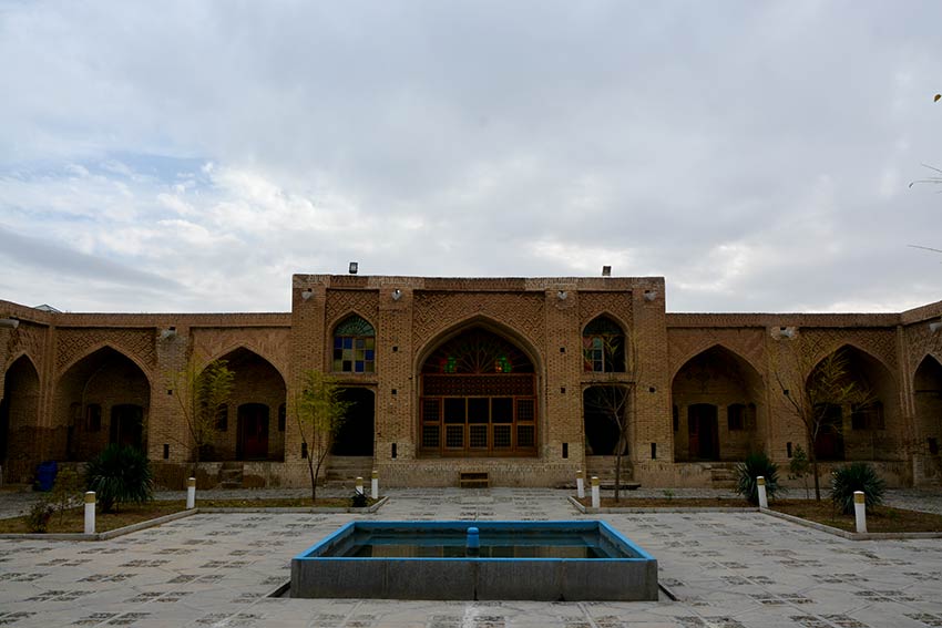 کاروانسرای حاج کمال رباط کریم