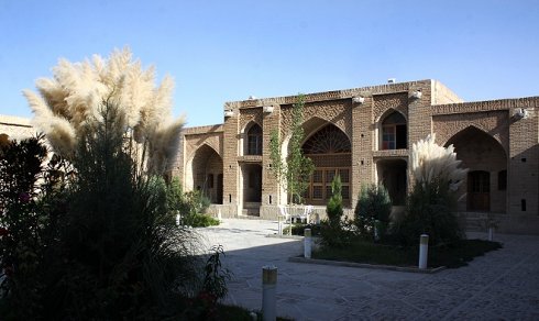 کاروانسرای حاج کمال رباط کریم