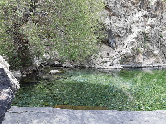 چشمه آب معدنی خمده