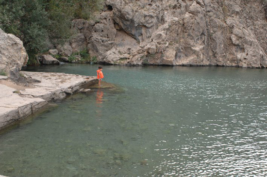 چشمه آب معدنی خمده