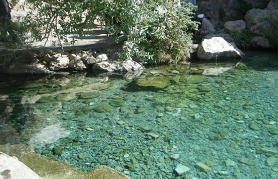 چشمه آب معدنی خمده