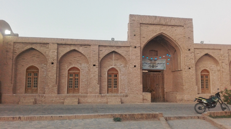 آب انبار کاروانسرا سرایان