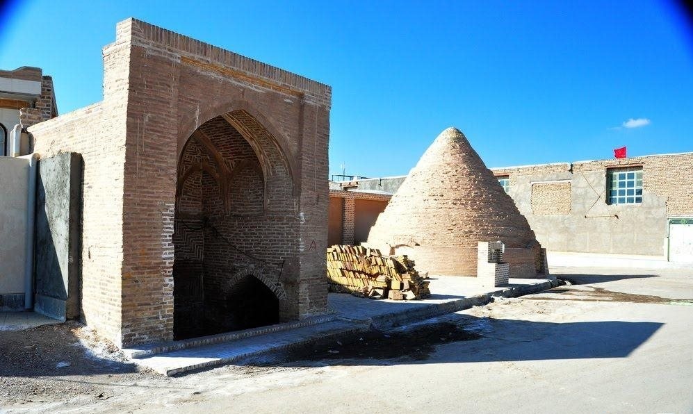 آب انبار کاروانسرا سرایان