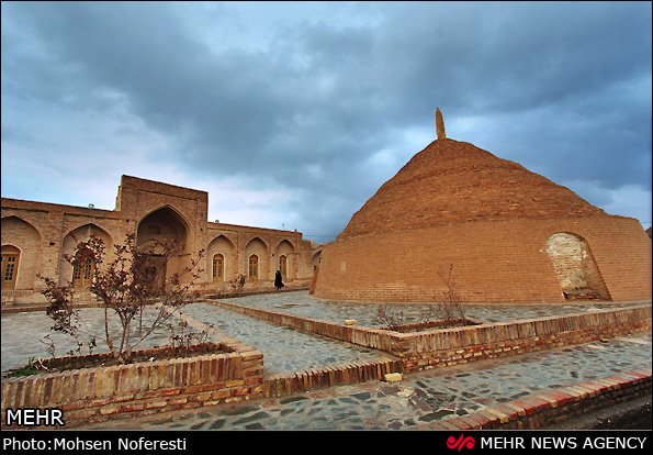 آب انبار کاروانسرا سرایان