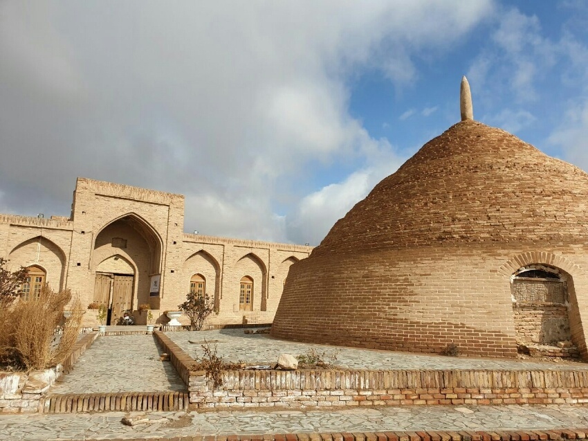 آب انبار کاروانسرا سرایان