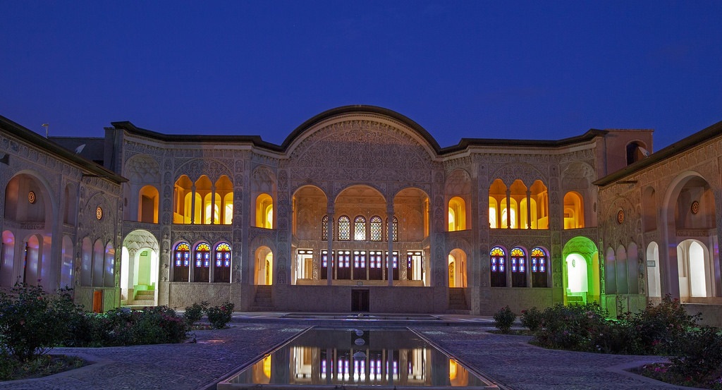 خانه طباطبایی ها