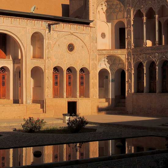 خانه طباطبایی ها