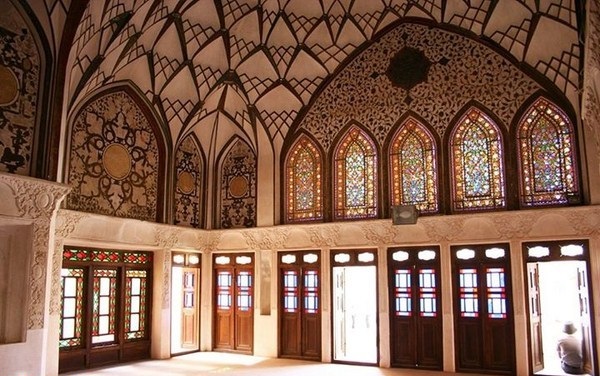 خانه طباطبایی ها