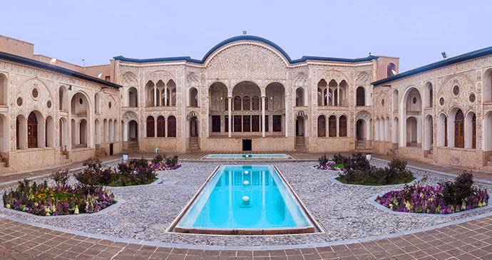 خانه طباطبایی ها