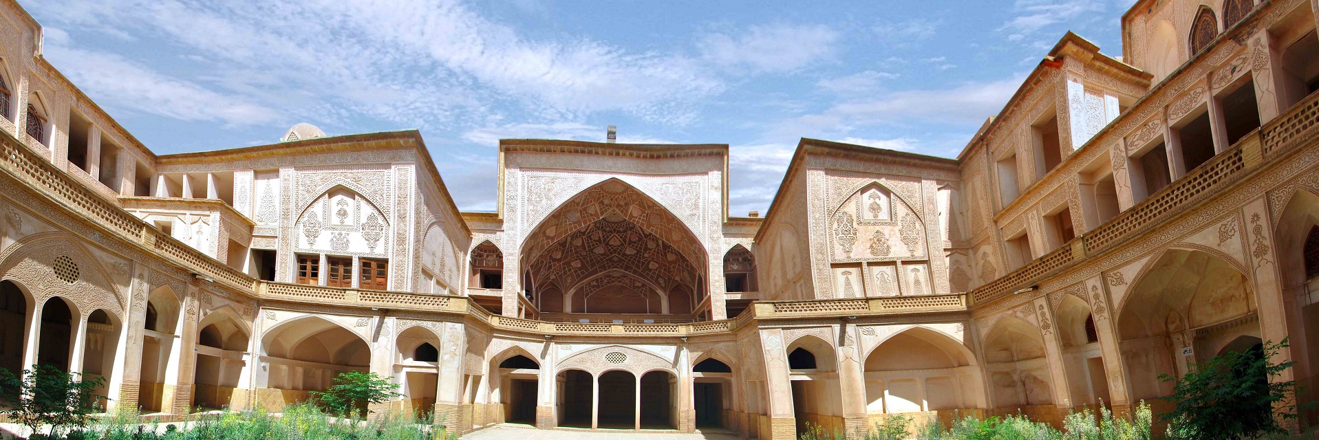 خانه طباطبایی ها